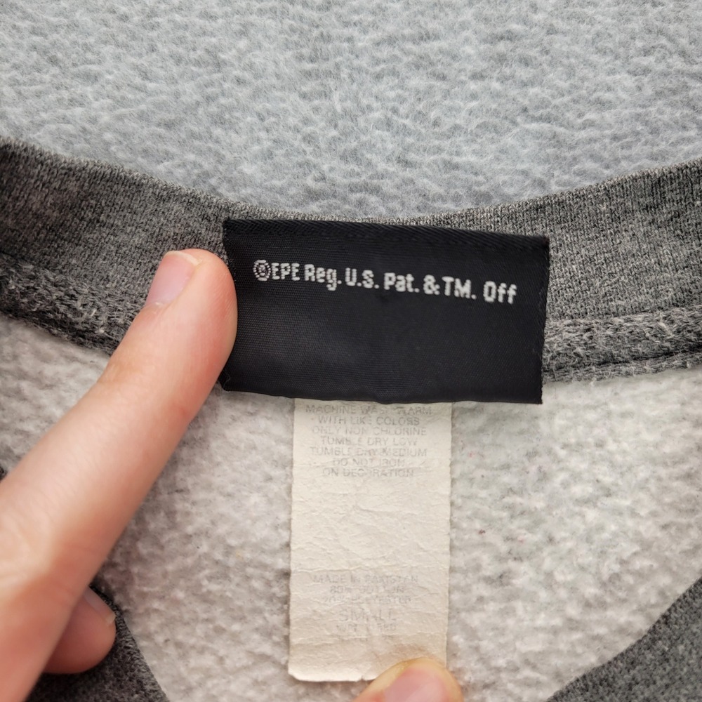 Graceland Elvis Presley Sweatshirt Mens Small Grey Embroidered Memphis TN 7374 - Picture 3 of 14